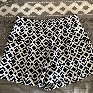 Ann Taylor Dress Shorts Size 4 Printed